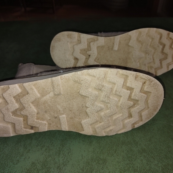 Booties/boots - Picture 3 of 3